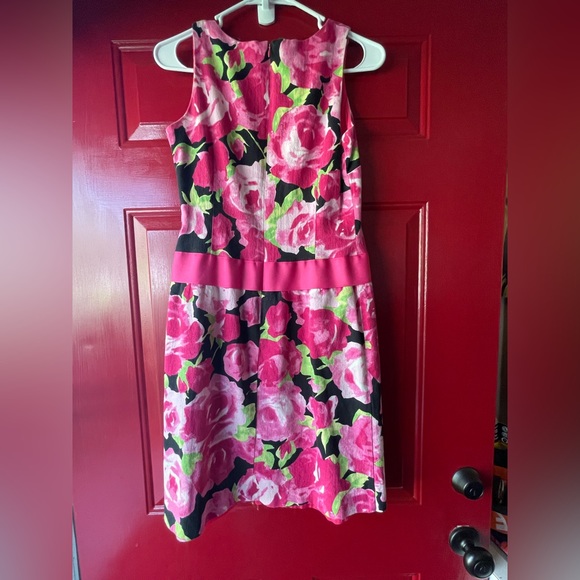 TALBOTS LADIES HOT PINK BLACK SLEEVELESS FLORAL LINED DRESS COTTON SIZE 6P - Picture 2 of 4